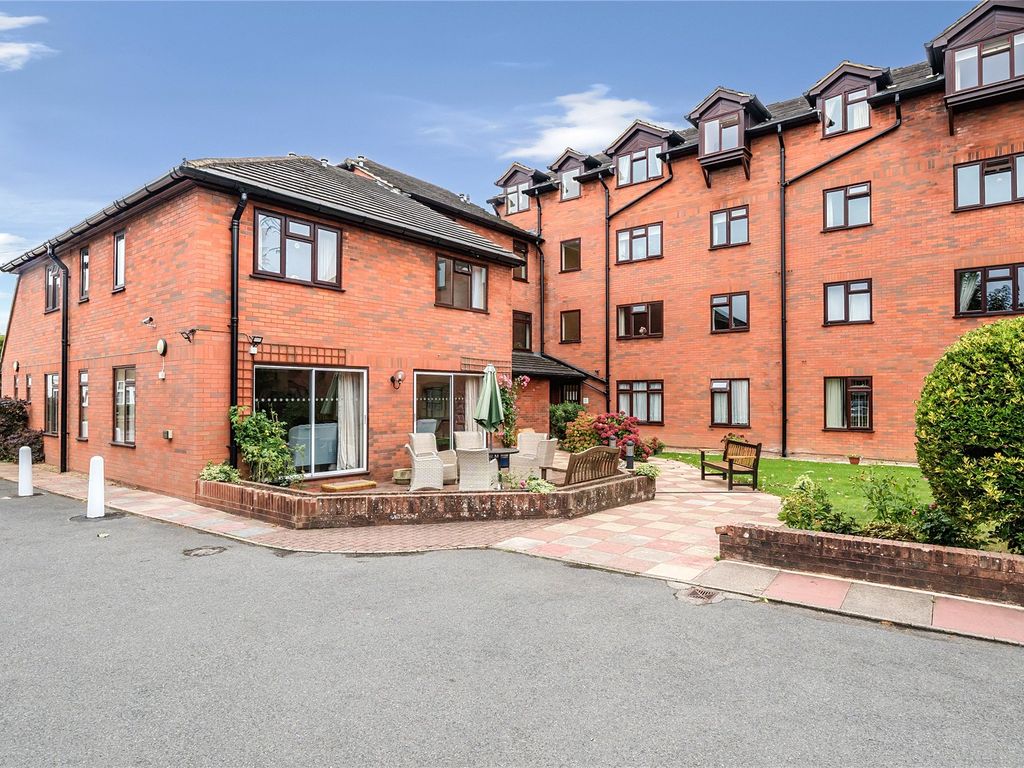 1 bed flat for sale in Farnborough Common, Orpington BR6, £225,000