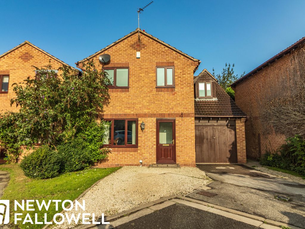 4 bed detached house for sale in Brixworth Way, Retford DN22, £300,000