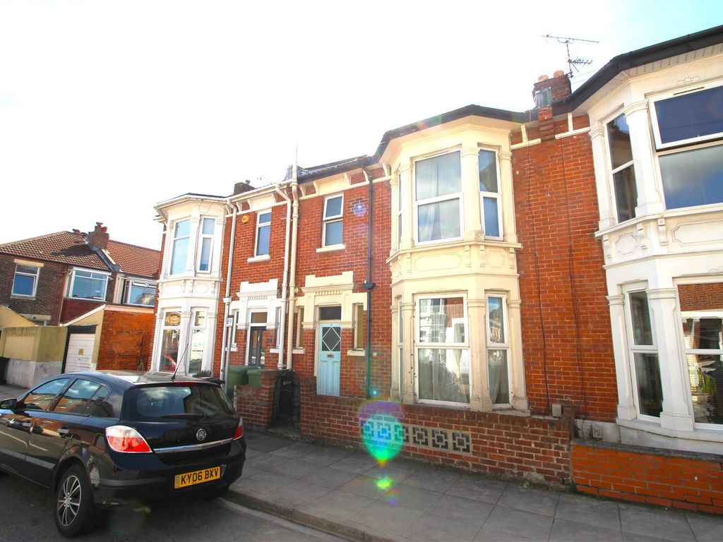 3 bed terraced house for sale in Heyshott Road, Southsea PO4, £260,000