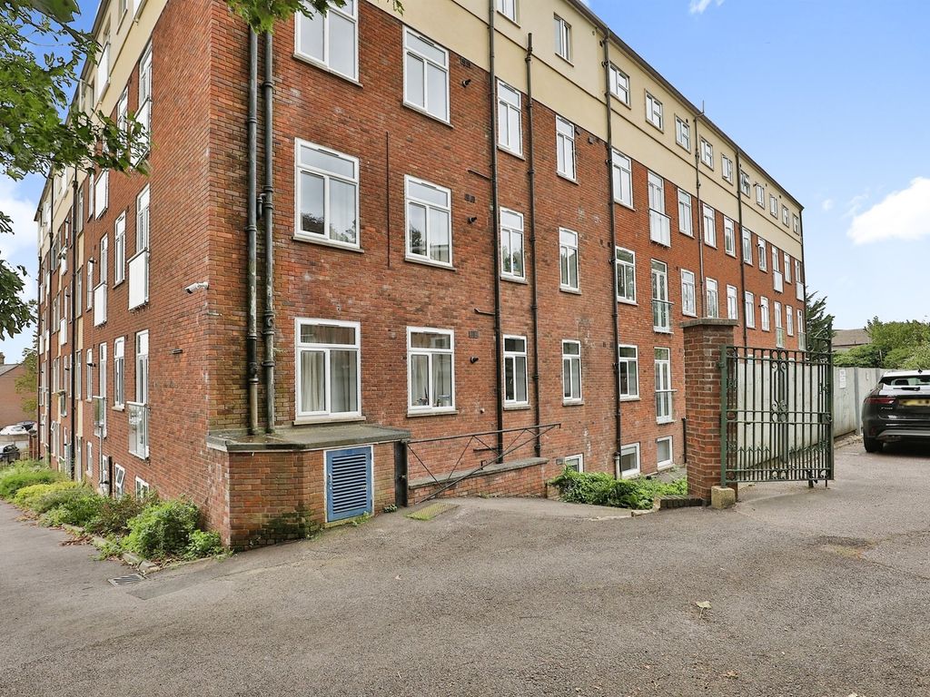 1 bed flat for sale in Thorpe Road, Norwich NR1, £150,000
