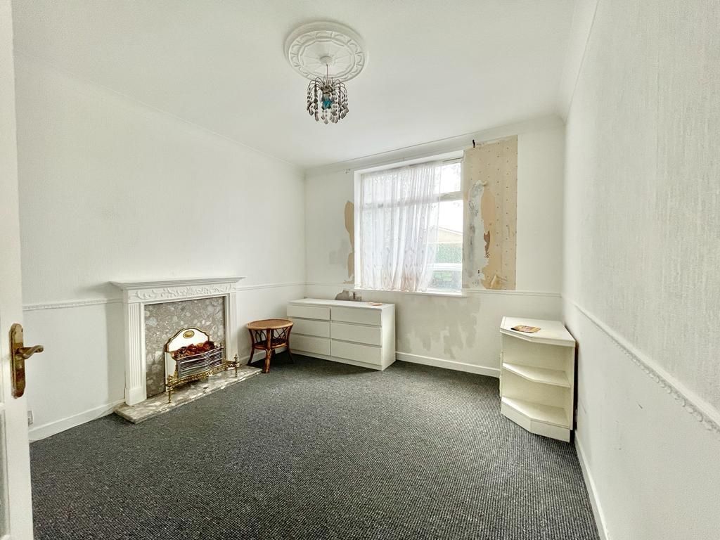 3 bed end terrace house for sale in Bernard Street, West Bromwich B71, £175,000