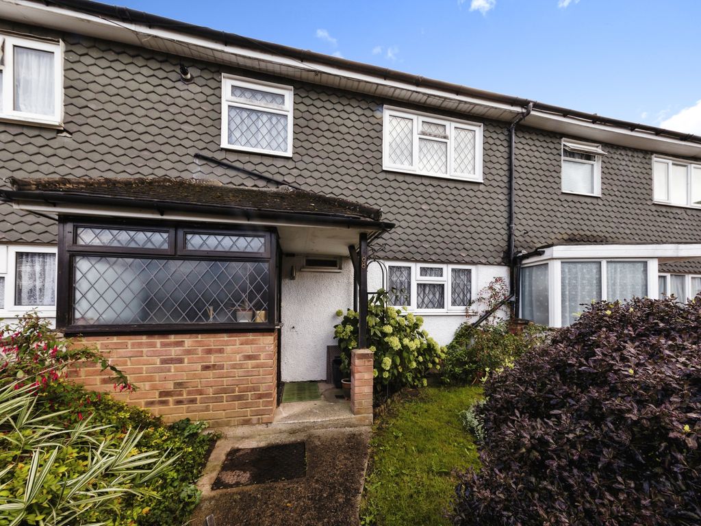 3 bed terraced house for sale in North Walk, New Addington, Croydon CR0, £315,000