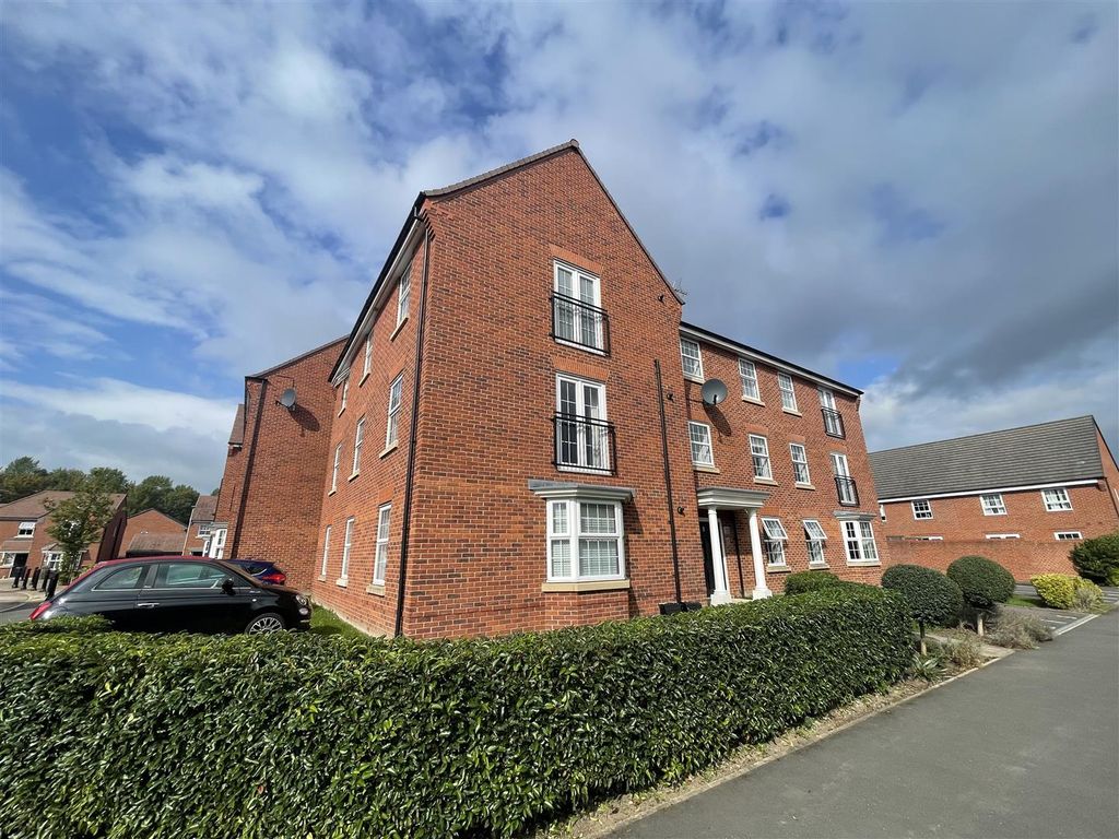 2 bed flat for sale in Western Way, Northwich CW8, £140,000