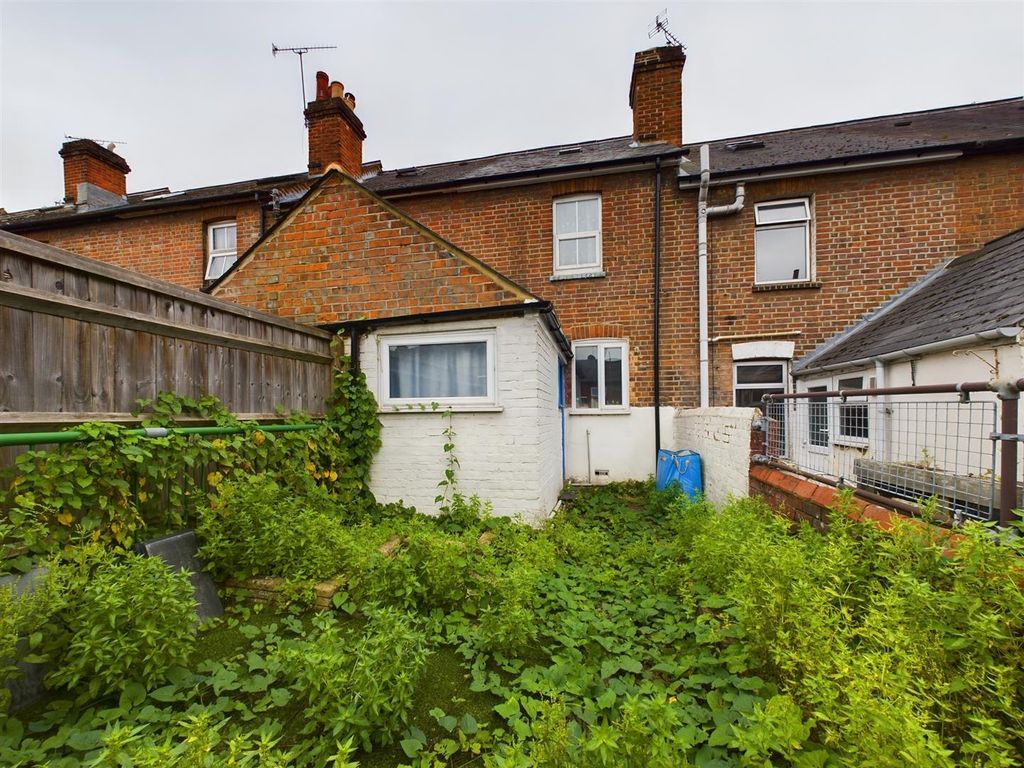 3 bed terraced house for sale in Francis Street, Reading RG1, £250,000