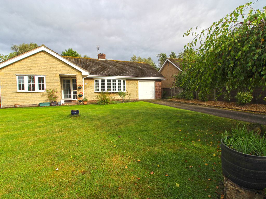 2 bed detached bungalow for sale in Church Road, Stow, Lincoln LN1, £300,000