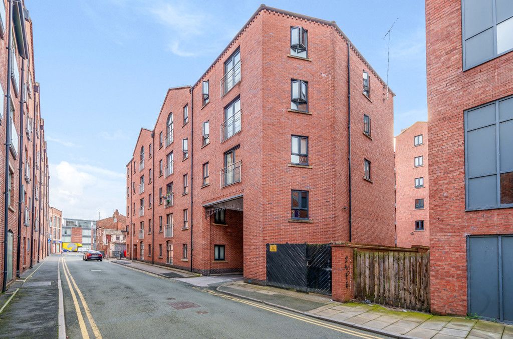 2 bed property for sale in Russell Street, Chester, Cheshire CH3, £170,000