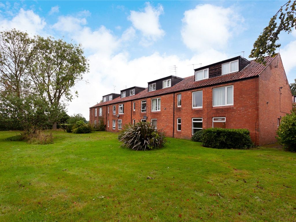 1 bed flat for sale in Peel Close, Heslington, York, North Yorkshire YO10, £135,000