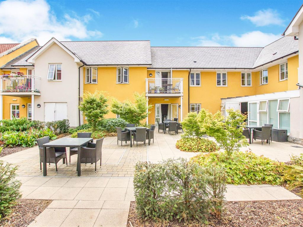 1 bed flat for sale in Barnhill Road, Chipping Sodbury, Bristol BS37, £249,000
