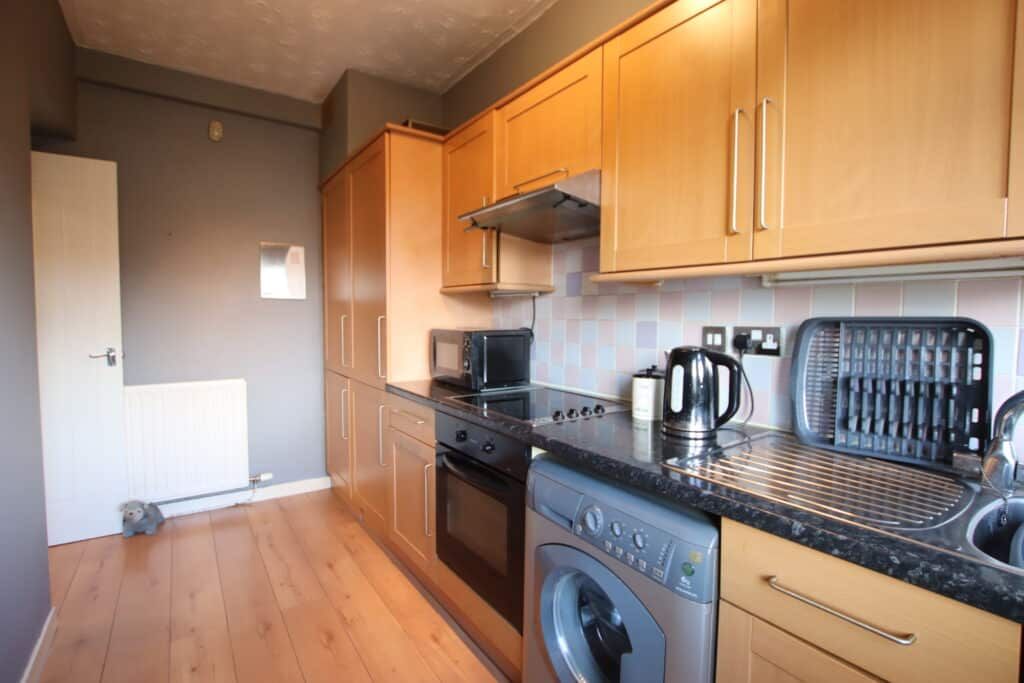 2 bed flat for sale in Gartleahill, Airdrie ML6, £74,999