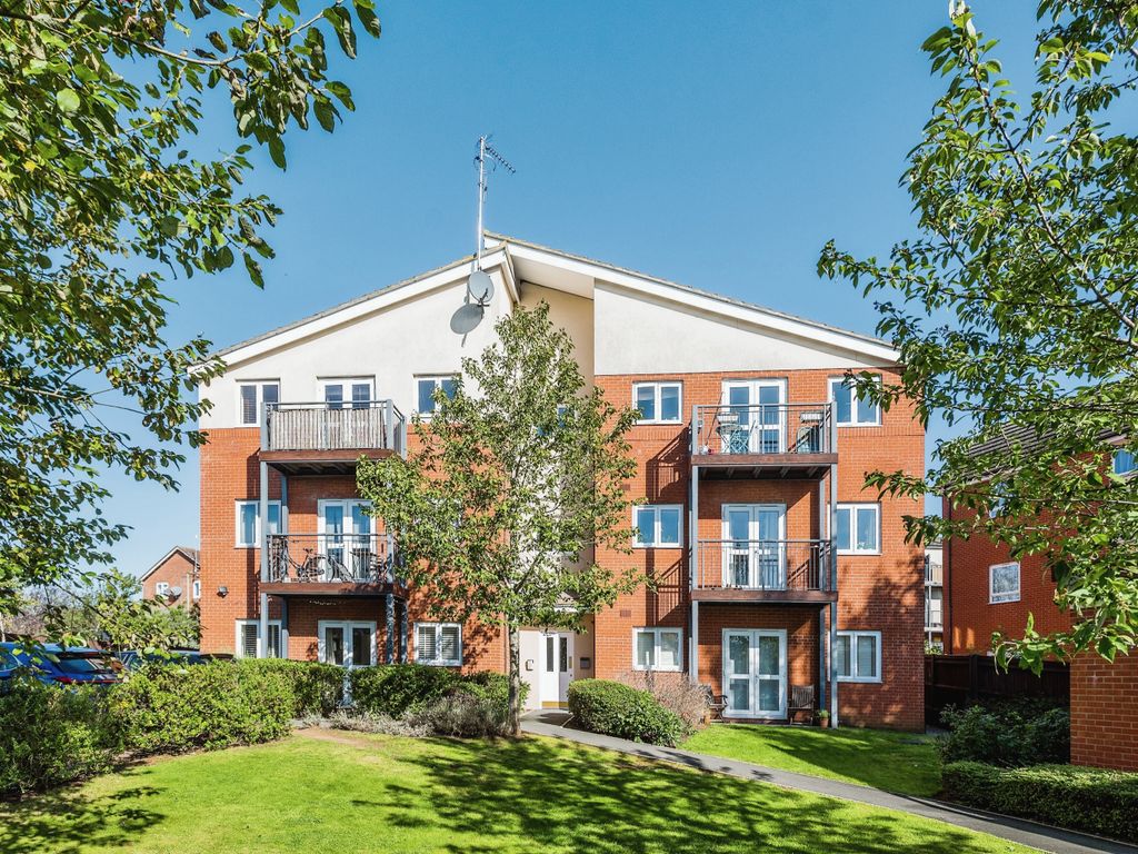 2 bed flat for sale in Desborough Crescent, Oxford, Oxfordshire OX4, £260,000