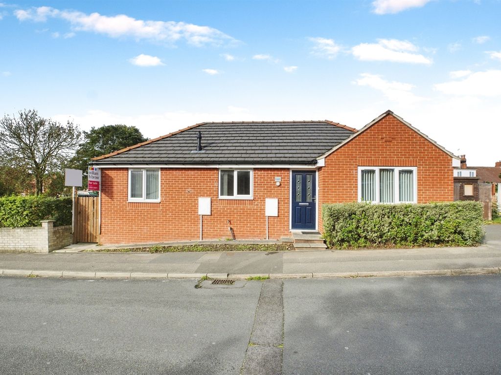 2 bed detached bungalow for sale in Norfolk Drive, North Anston, Sheffield S25, £190,000