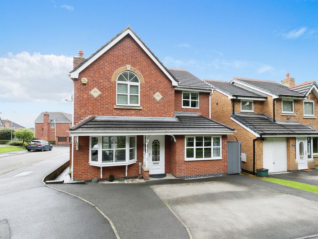 4 bed detached house for sale in Coalport Drive, Winsford CW7, £225,000