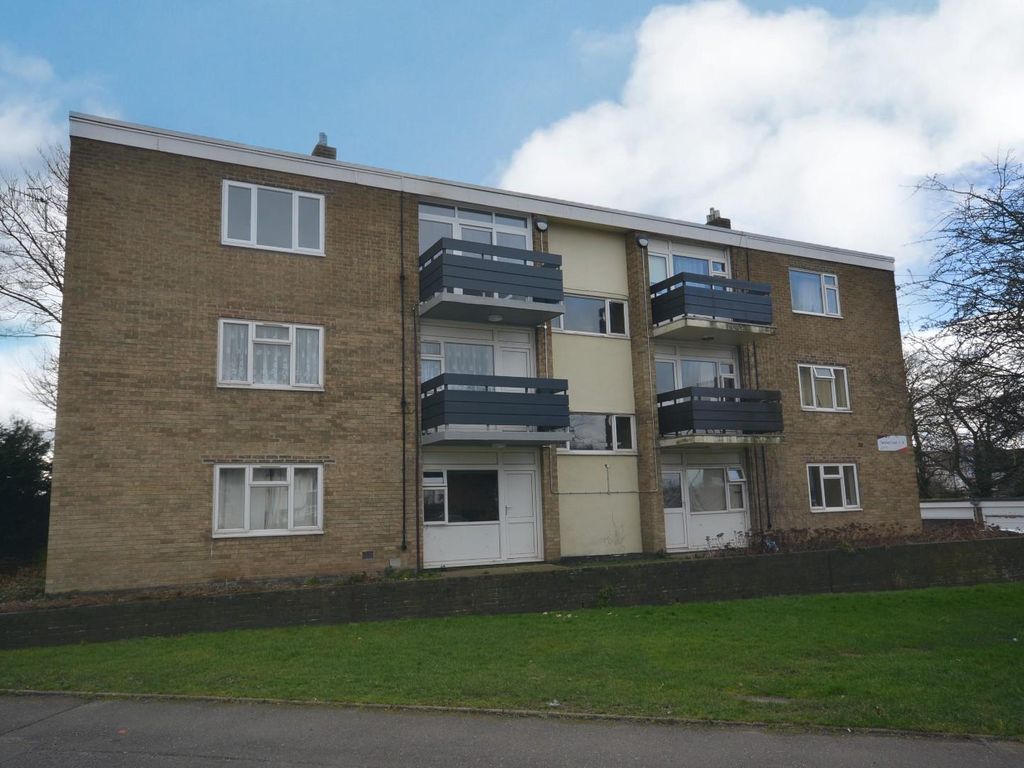 2 bed flat for sale in Tansley Court, Highfield Lane, Newbold, Chesterfield S41, £115,000