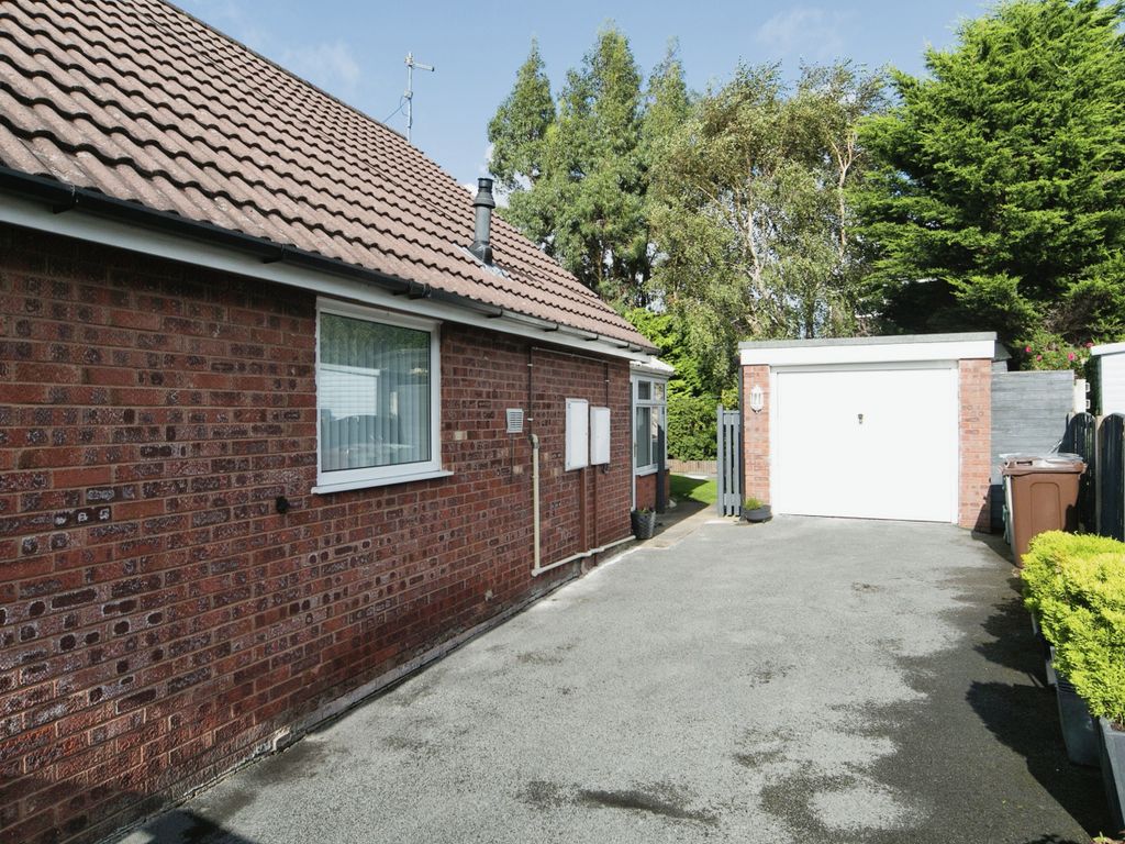 2 bed bungalow for sale in Troon Way, Colwyn Bay, Conwy LL29, £269,950