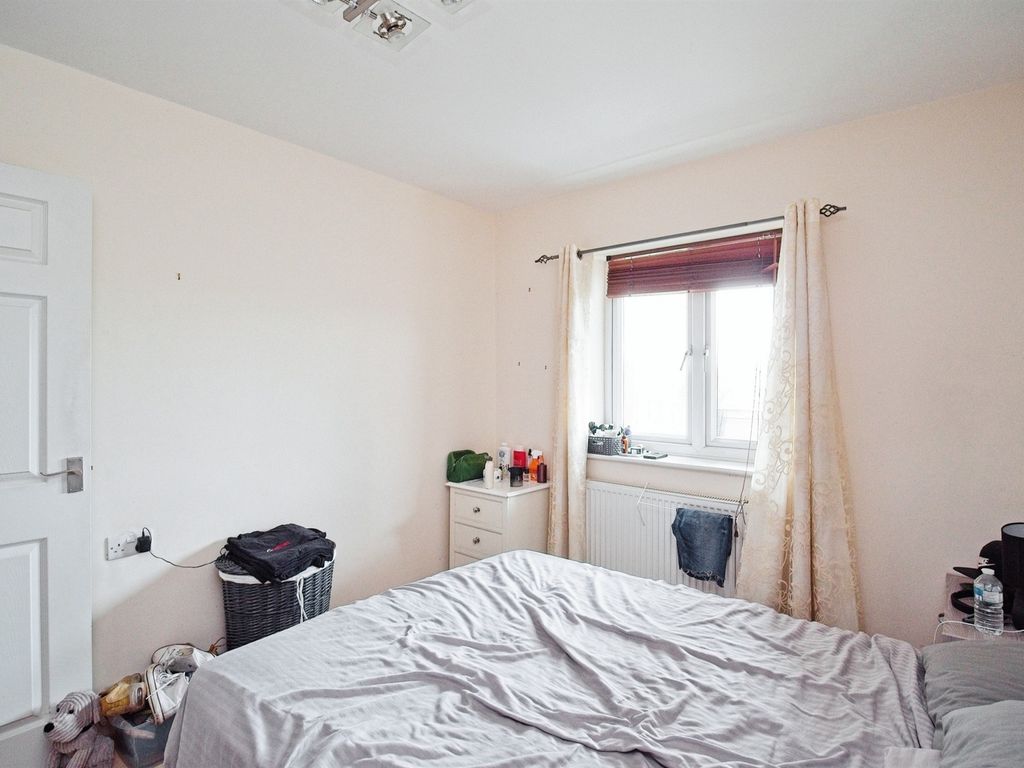 4 bed flat for sale in Bishopsworth Road, Bishopsworth, Bristol BS13, £290,000