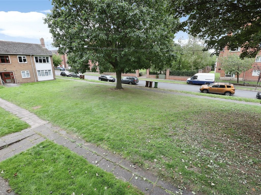 1 bed maisonette for sale in Essington Way, Wolverhampton WV1, £90,000