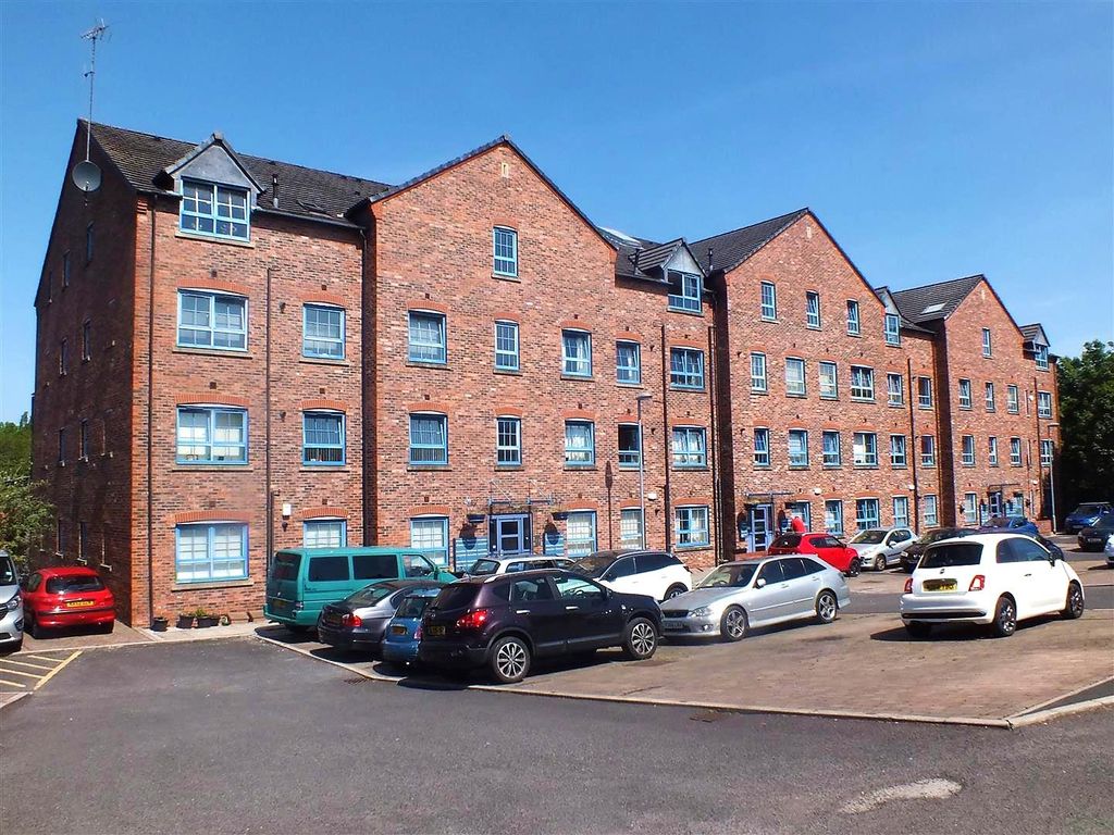 2 bed flat for sale in Warrington Street, Stalybridge SK15, £135,000