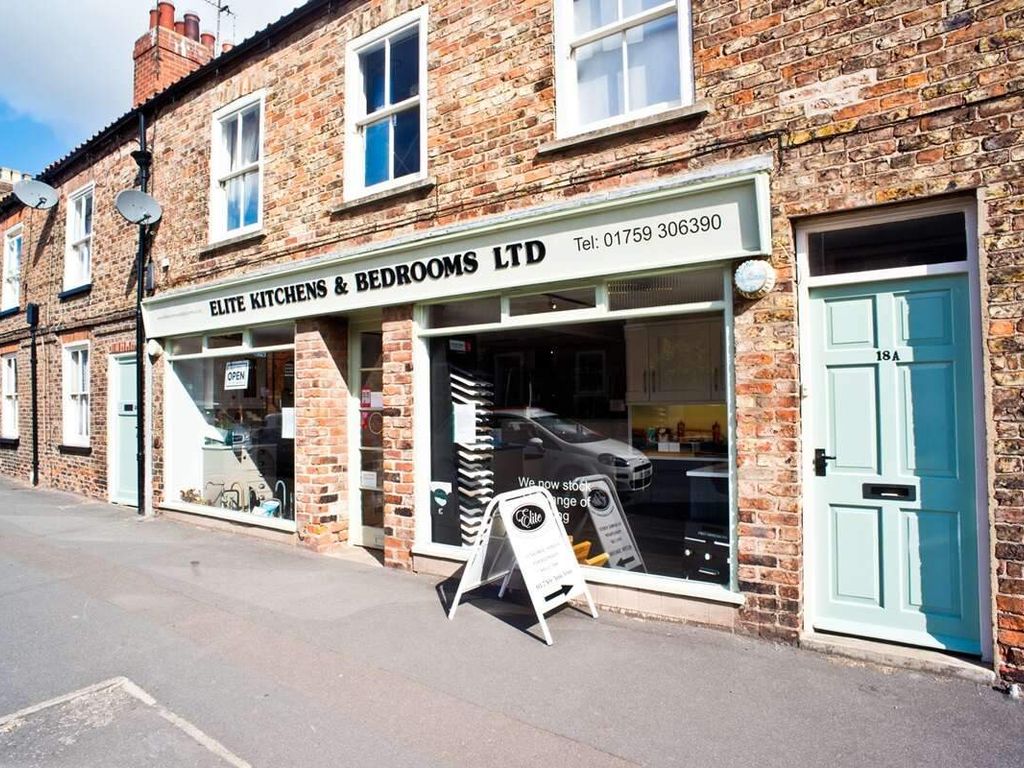 Commercial property for sale in York, England, United Kingdom YO42, £199,995