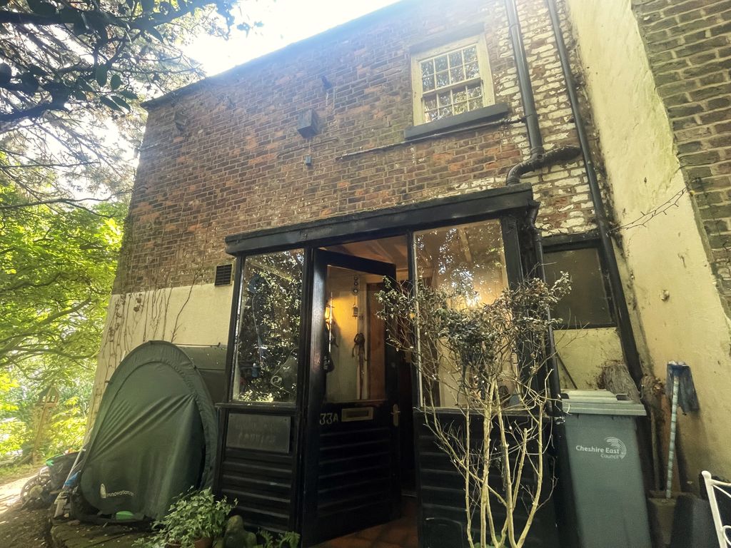 2 bed end terrace house for sale in Brunswick Terrace, Macclesfield SK10, £225,000