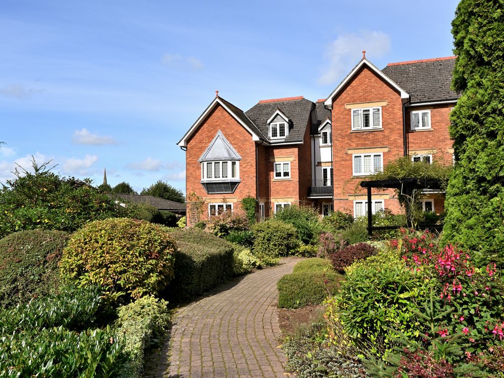 2 bed flat for sale in College Road, Bromsgrove B60, £235,000