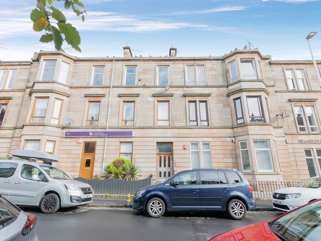 3 bed flat for sale in Grantley Street, Shawlands, Glasgow G41, £265,000