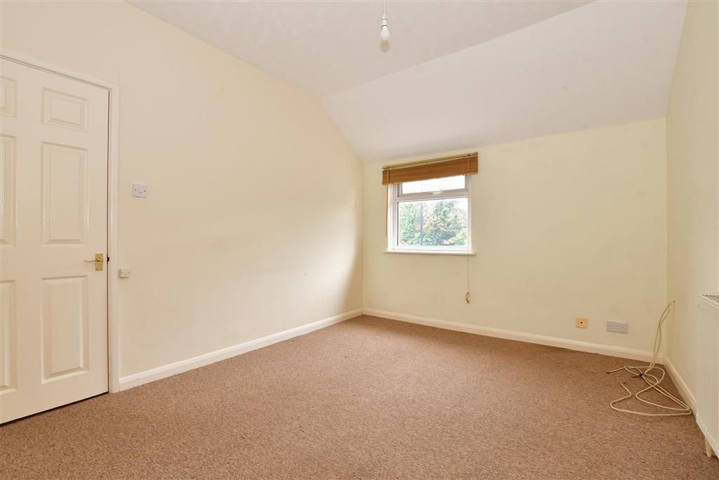 2 bed flat for sale in Avenue Road, Shanklin, Isle Of Wight PO37, £135,000