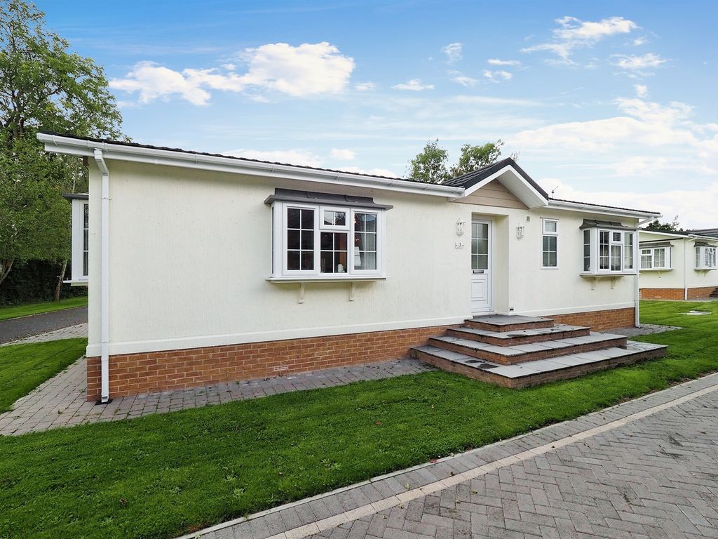 2 bed detached bungalow for sale in Mickley Lane, Stretton, Alfreton DE55, £179,950