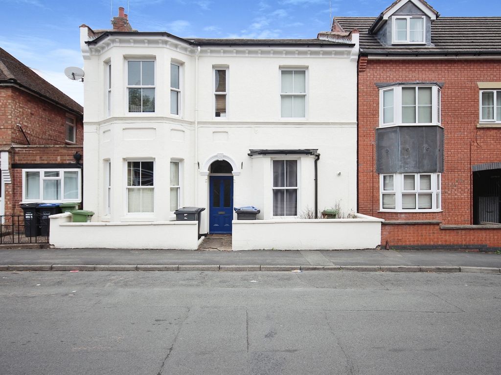 1 bed flat for sale in Tachbrook Street, Leamington Spa CV31, £140,000