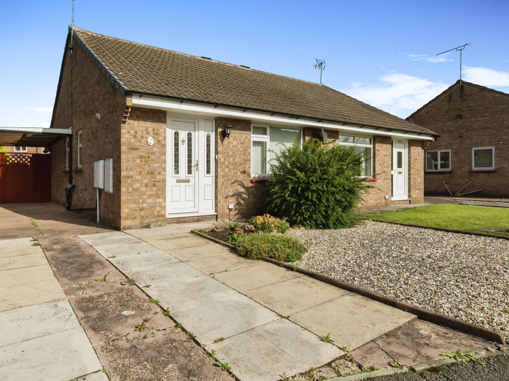 2 bed bungalow for sale in Wareham Drive, Crewe, Cheshire CW1, £155,000