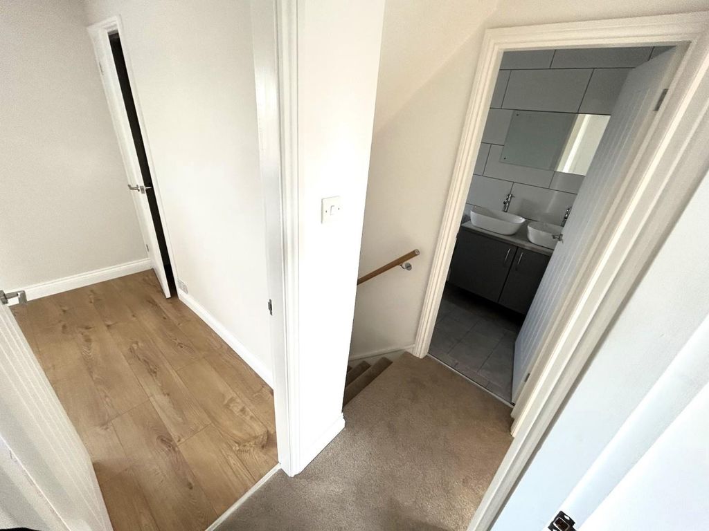 3 bed property for sale in Coronation Avenue, Grimethorpe, Barnsley S72, £125,000