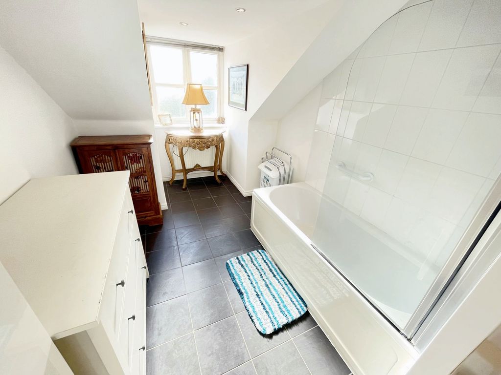 1 bed flat for sale in Dunelm Grange, Boldon Colliery NE35, £140,000