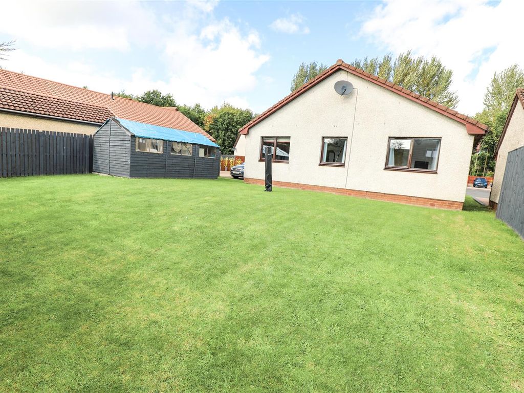 3 bed detached bungalow for sale in Auchavan Gardens, Glenrothes KY7, £209,995