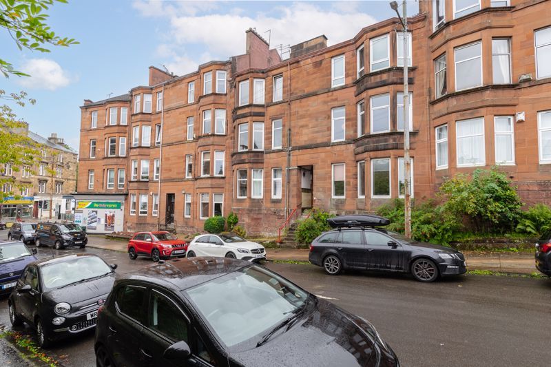2 bed flat for sale in Tankerland Road, Cathcart G44, £150,000