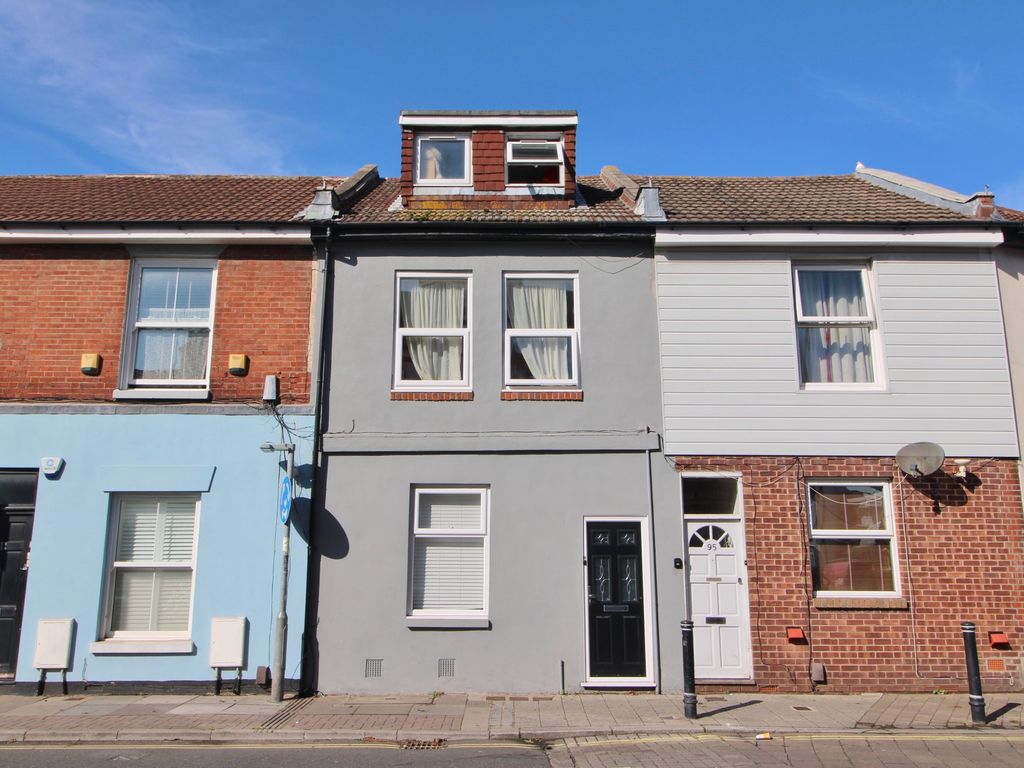 3 bed flat for sale in Lawrence Road, Southsea PO5, £187,000