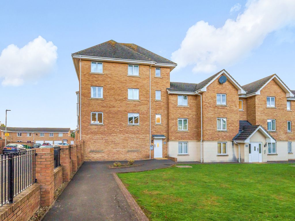 1 bed flat for sale in Lloyd Close, Cheltenham, Gloucestershire GL51, £135,000