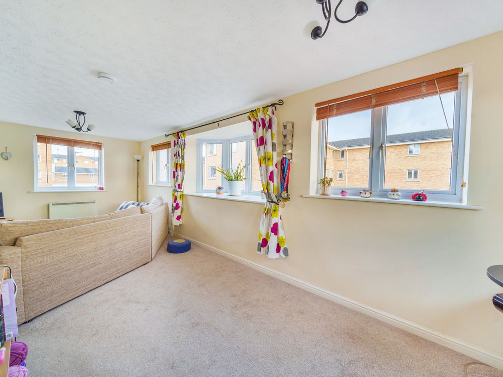 1 bed flat for sale in Lloyd Close, Cheltenham, Gloucestershire GL51, £135,000