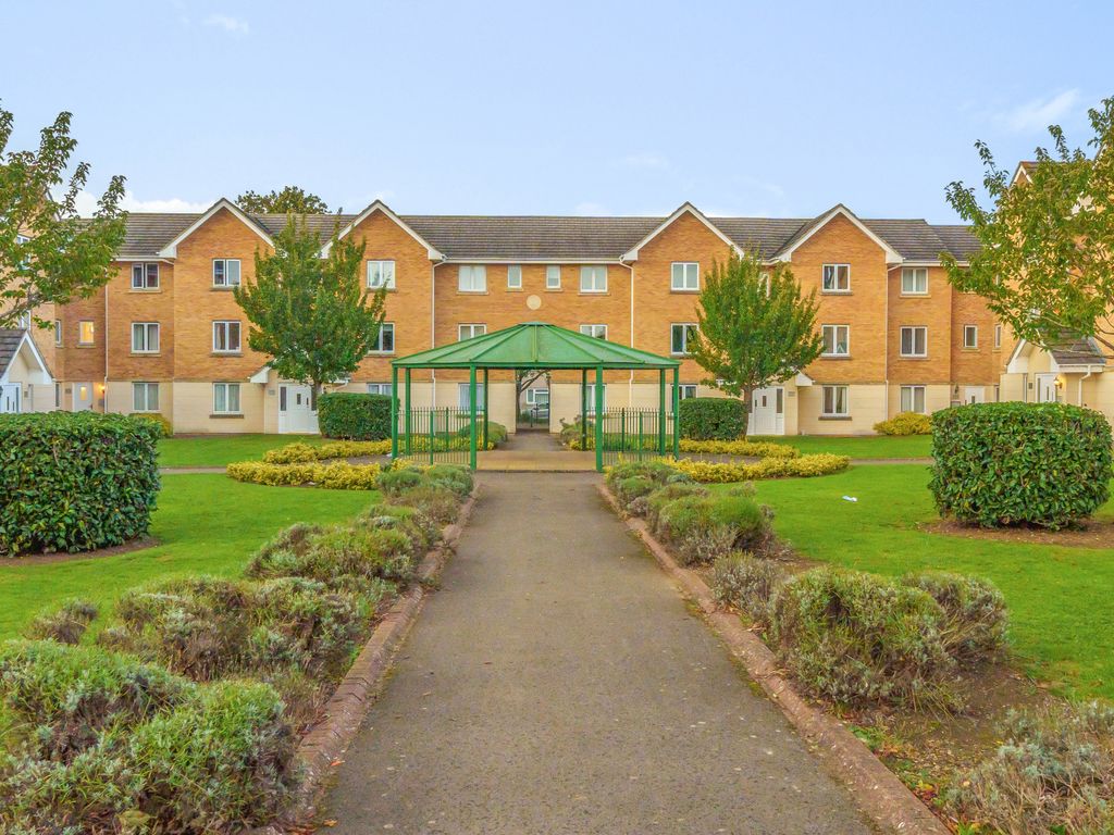 1 bed flat for sale in Lloyd Close, Cheltenham, Gloucestershire GL51, £135,000