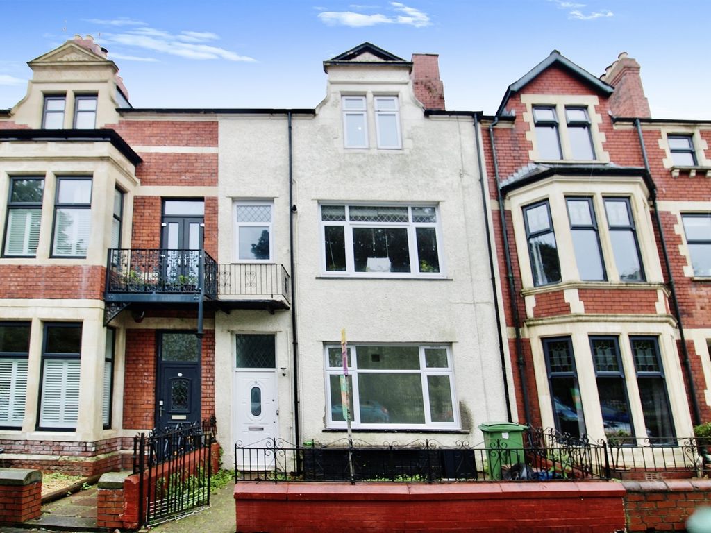 2 bed penthouse for sale in Victoria Park Road East, Canton, Cardiff CF5, £180,000