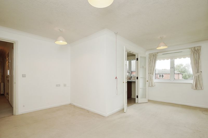 2 bed flat for sale in Alexandra Court, Hove BN3, £260,000