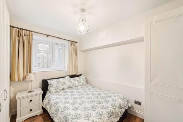 1 bed flat for sale in Great Suffolk Street, London SE1, £320,000