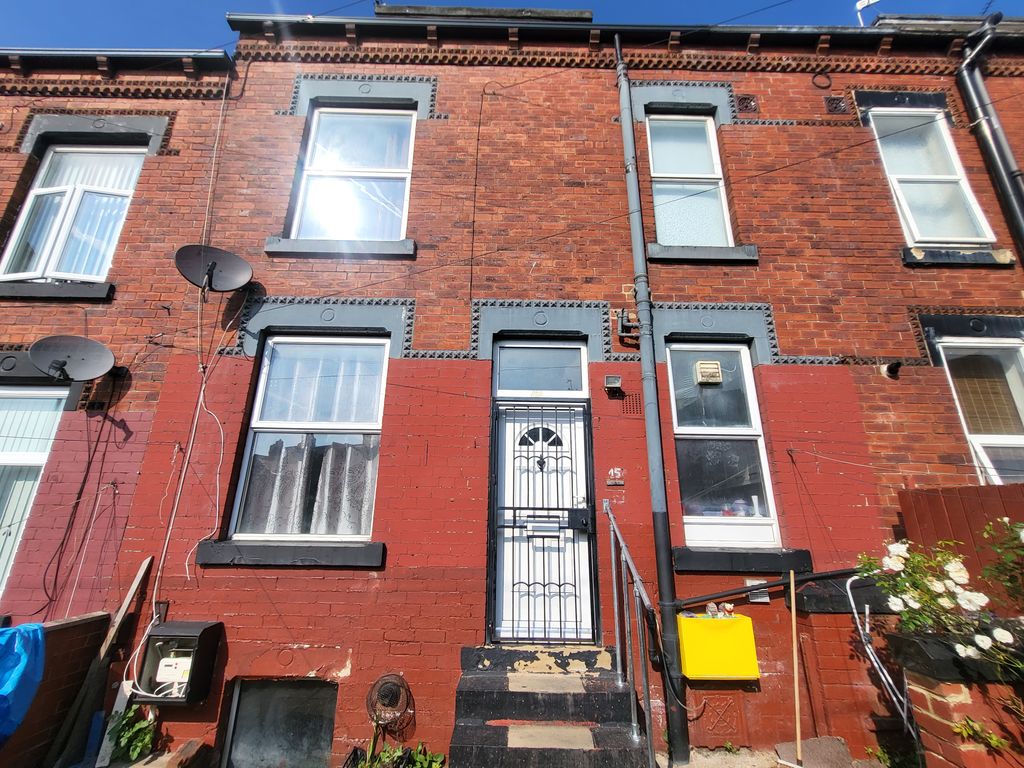 2 bed terraced house for sale in Ashton Place, Harehills LS8, £102,500