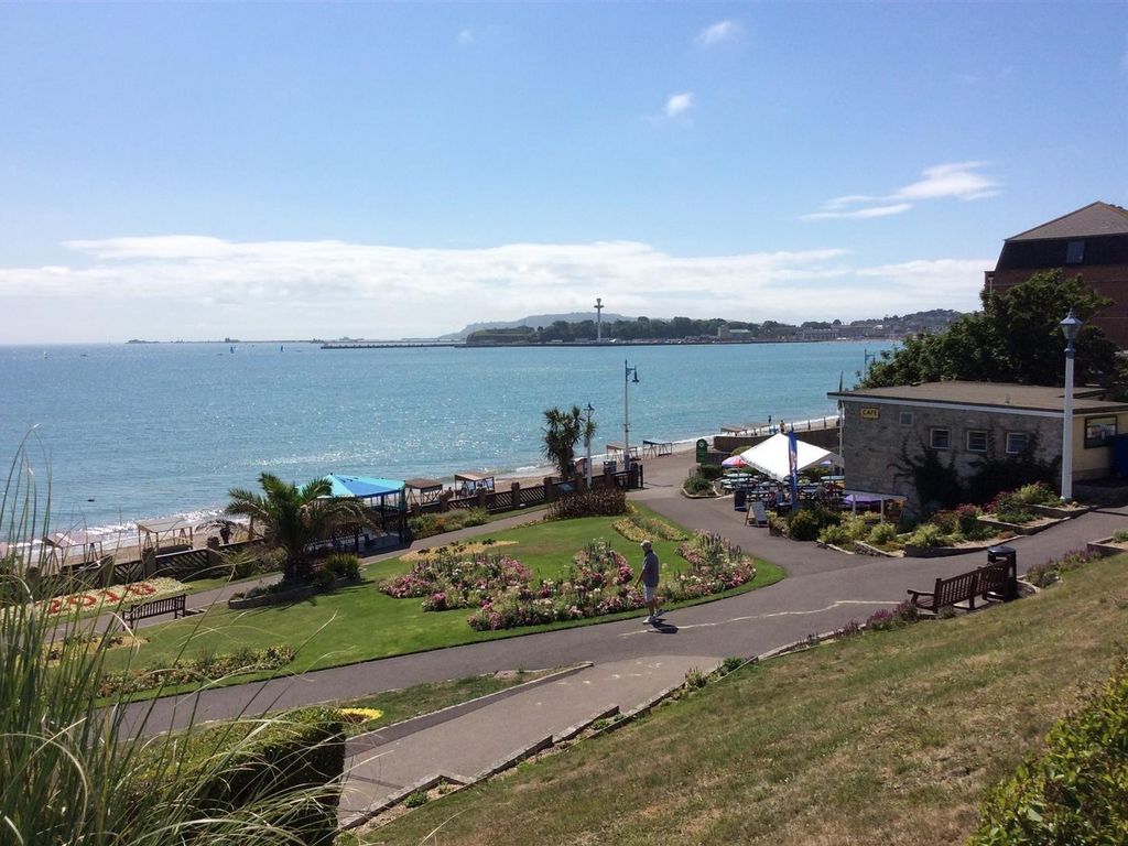 2 bed flat for sale in Melcombe Avenue, Weymouth DT4, £210,000