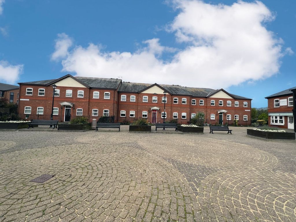2 bed flat for sale in Marsh Mill Village, Thornton FY5, £120,000