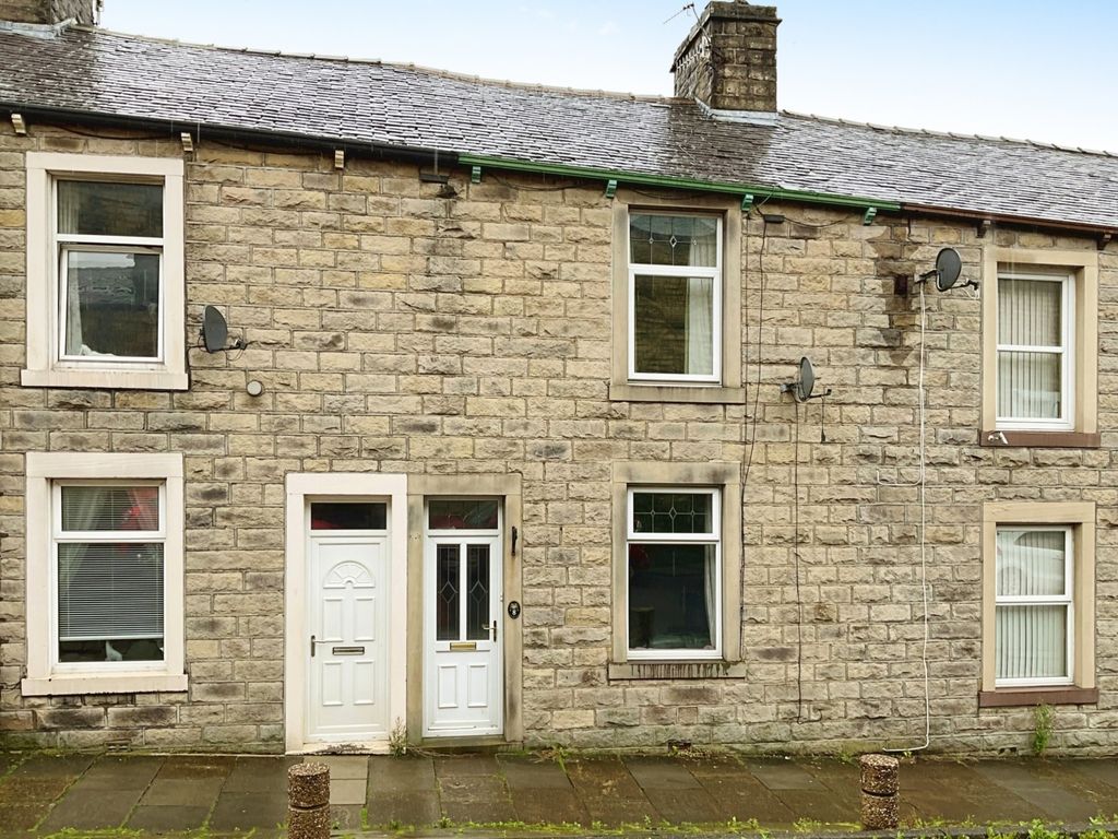 2 bed terraced house for sale in Leonard Street, Barnoldswick BB18, £125,000
