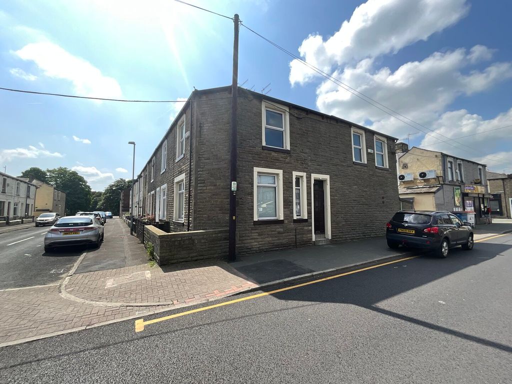 3 bed end terrace house for sale in Lyndhurst Road, Burnley BB10, £70,000