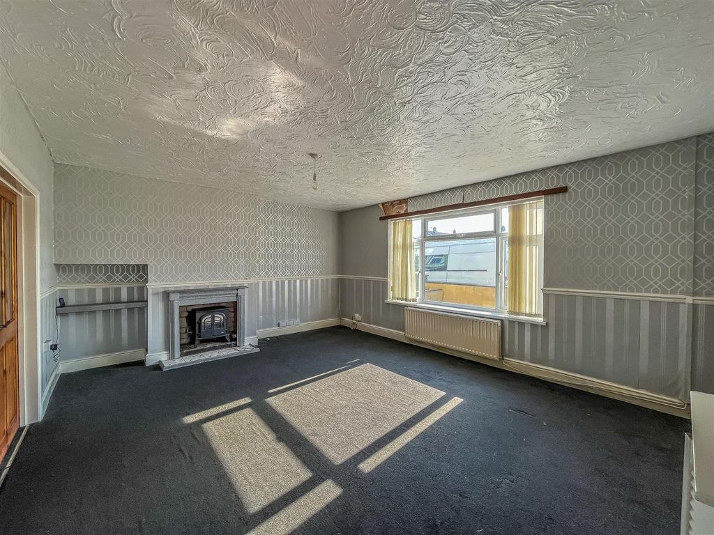3 bed terraced house for sale in Marshfield Street, Newport NP19, £130,000