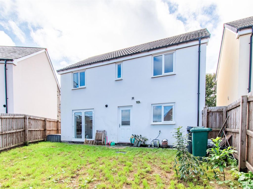 3 bed property for sale in Granite Way, Liskeard PL14, £260,000