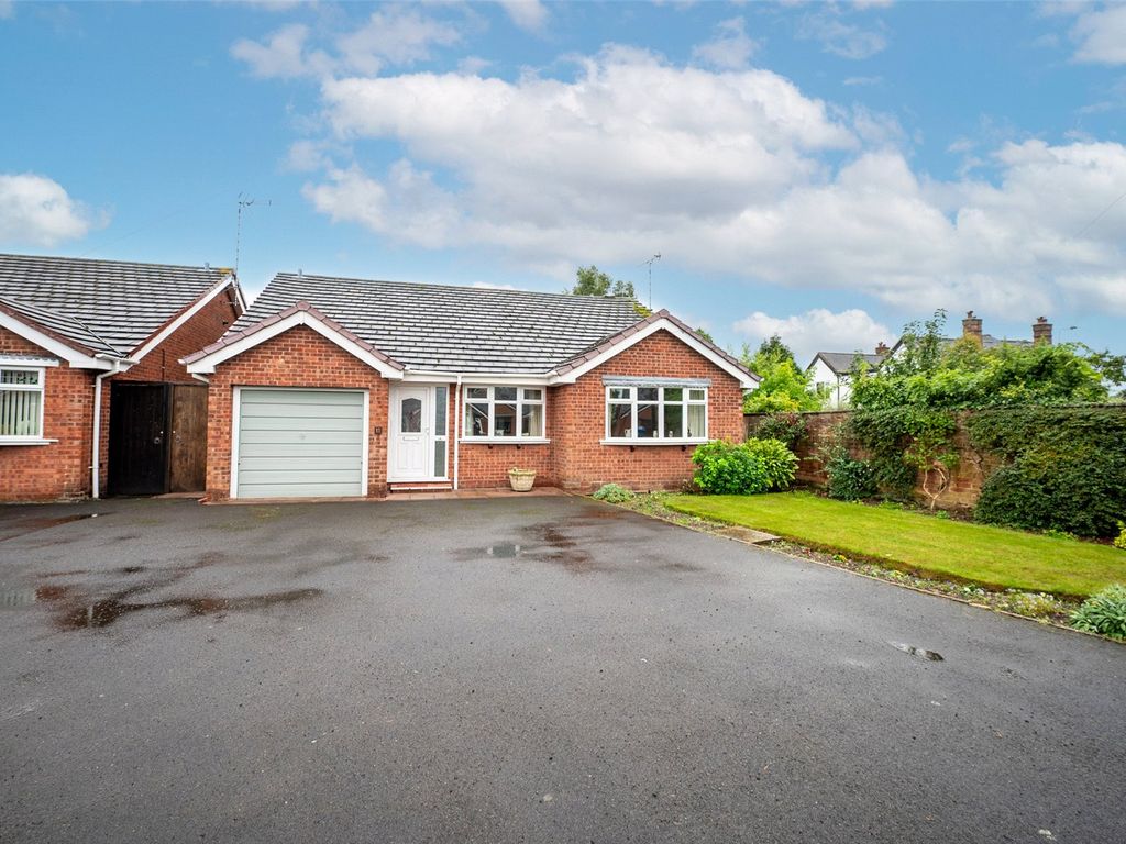 3 bed bungalow for sale in The Glade, Stafford, Staffordshire ST17, £300,000