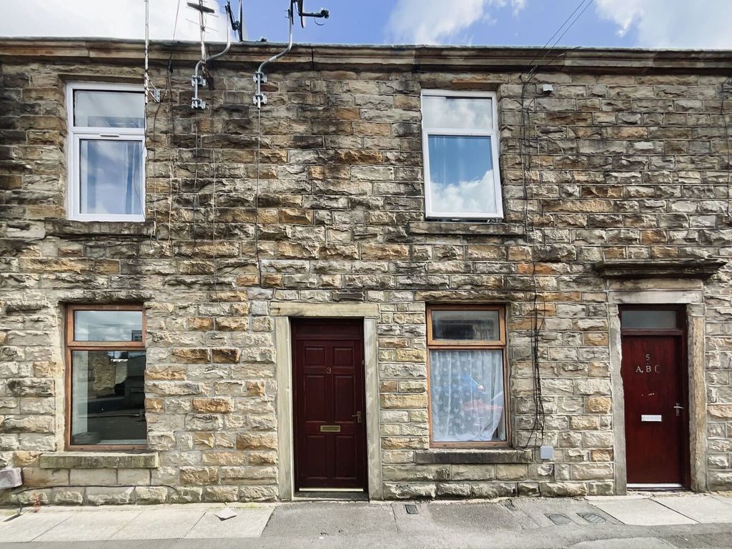 1 bed flat for sale in 3, Park Street, Accrington BB5, £30,000