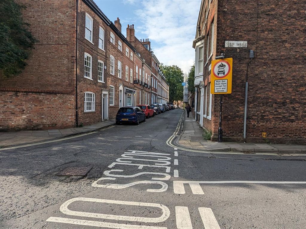 1 bed flat for sale in The Courtyard, St. Martins Lane, York YO1, £200,000